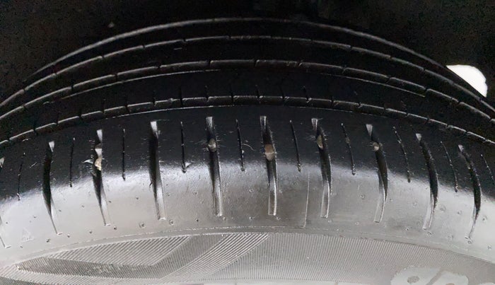 2019 Toyota Glanza G MT PETROL, Petrol, Manual, 19,399 km, Left Rear Tyre Tread