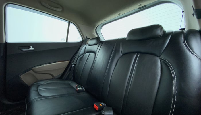 2018 Hyundai Grand i10 SPORTZ 1.2 KAPPA VTVT, CNG, Manual, 19,420 km, Right Side Rear Door Cabin