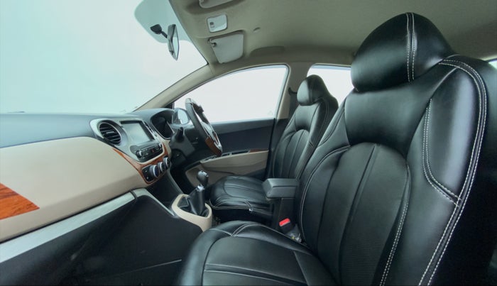 2018 Hyundai Grand i10 SPORTZ 1.2 KAPPA VTVT, CNG, Manual, 19,420 km, Right Side Front Door Cabin