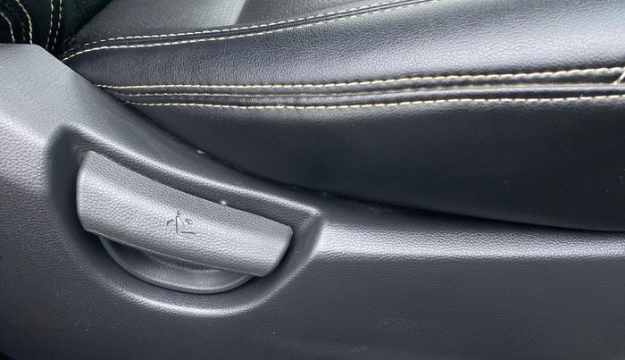 2018 Hyundai Grand i10 SPORTZ 1.2 KAPPA VTVT, CNG, Manual, 19,420 km, Driver Side Adjustment Panel