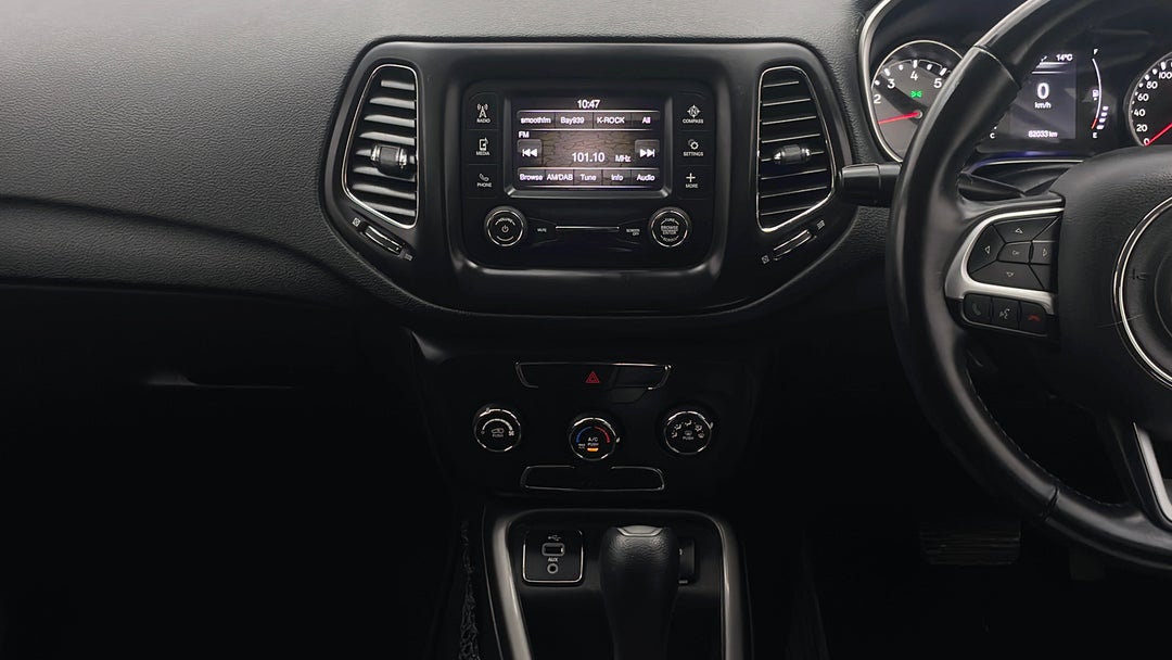 2017 Jeep Compass Sport (fwd), Automatic, 82033 km, Center Console