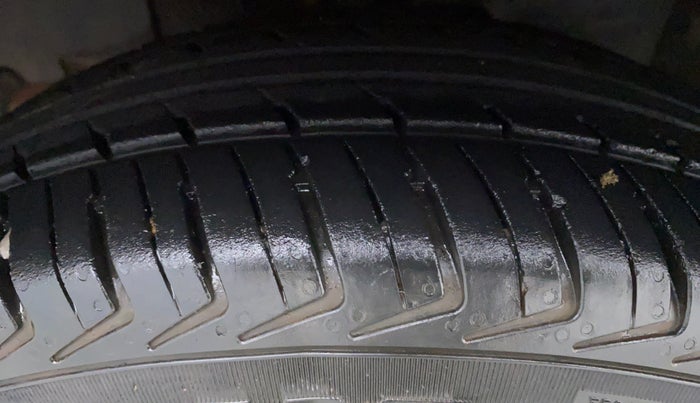 2017 Datsun Redi Go SPORT, Petrol, Manual, 21,749 km, Left Front Tyre Tread