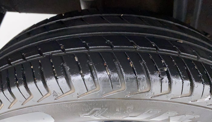2017 Datsun Redi Go SPORT, Petrol, Manual, 21,749 km, Right Rear Tyre Tread