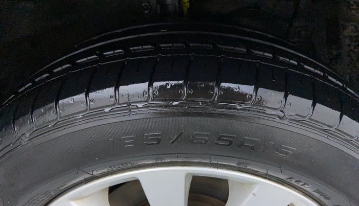 2014 Maruti Ertiga ZDI, Diesel, Manual, 62,261 km, Right Front Tyre Tread