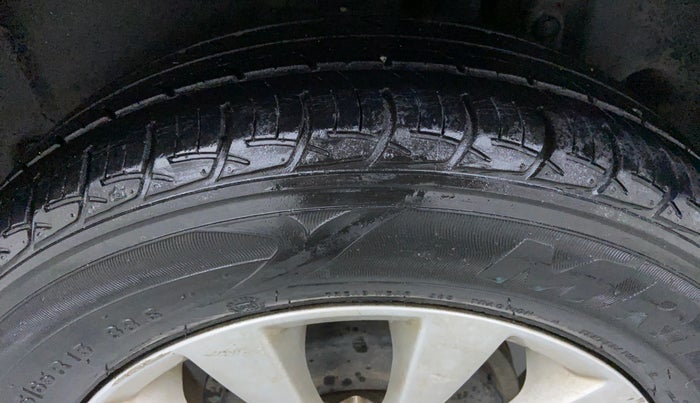 2014 Maruti Ertiga ZDI, Diesel, Manual, 62,261 km, Left Rear Tyre Tread