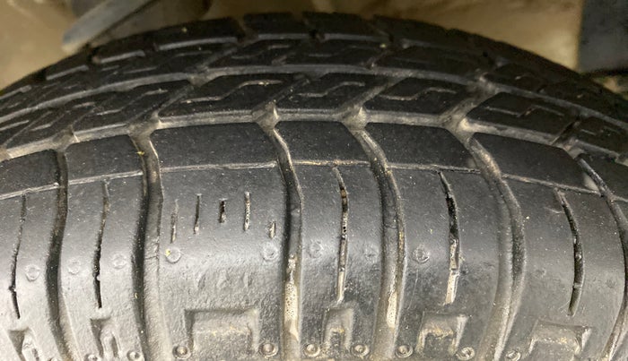 2016 Maruti Omni 5 SEATER, Petrol, Manual, 27,393 km, Left Front Tyre Tread