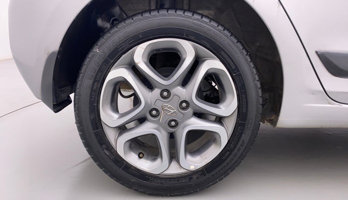 2018 Hyundai Elite i20 1.4 CRDI ASTA (O), Diesel, Manual, 32,263 km, Right Rear Wheel