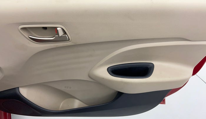 2018 Hyundai NEW SANTRO ASTA 1.1 MT, Petrol, Manual, 8,340 km, Driver Side Door Panels Control