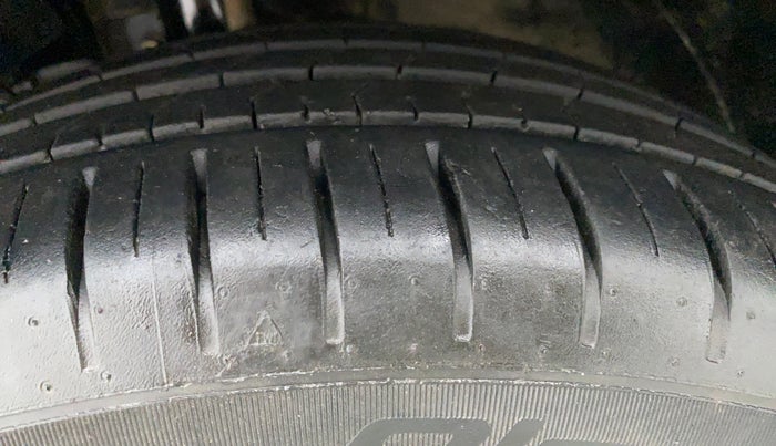 2019 Toyota Glanza G MT PETROL, Petrol, Manual, 17,912 km, Left Front Tyre Tread