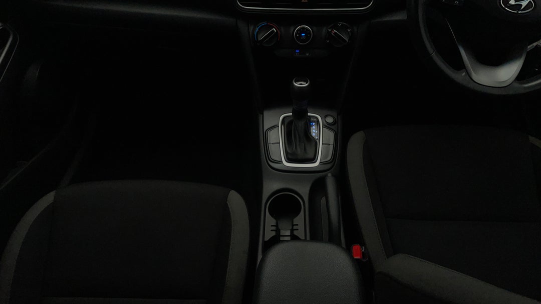 2020 Hyundai Kona Active (fwd), Automatic, 96352 km, Center Console