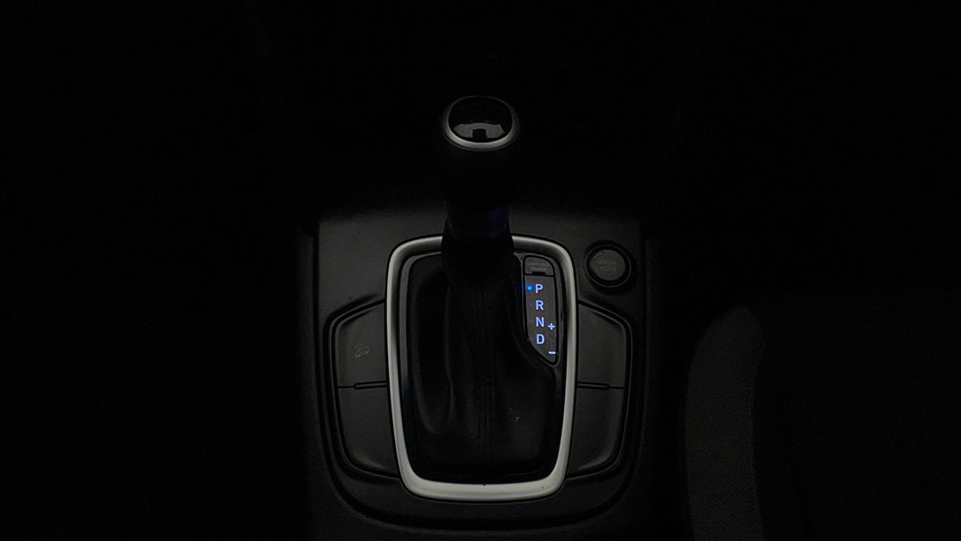 2020 Hyundai Kona Active (fwd), Automatic, 96352 km, Gear Lever 