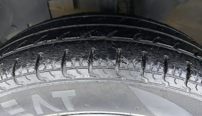 2019 Renault Kwid RXL, Petrol, Manual, 31,893 km, Left Front Tyre Tread