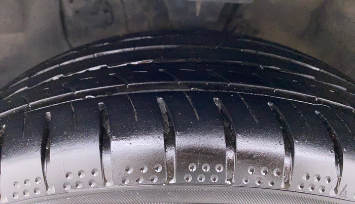 2018 Hyundai Elite i20 ASTA 1.2 (O), Petrol, Manual, 41,356 km, Left Front Tyre Tread