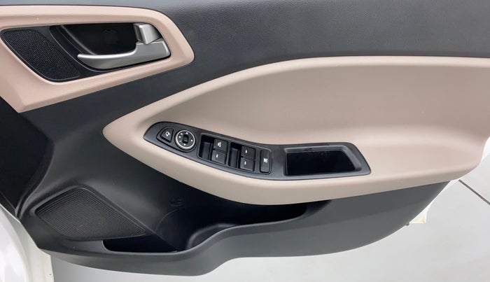 2018 Hyundai Elite i20 ASTA 1.2 (O), Petrol, Manual, 41,356 km, Driver Side Door Panels Control