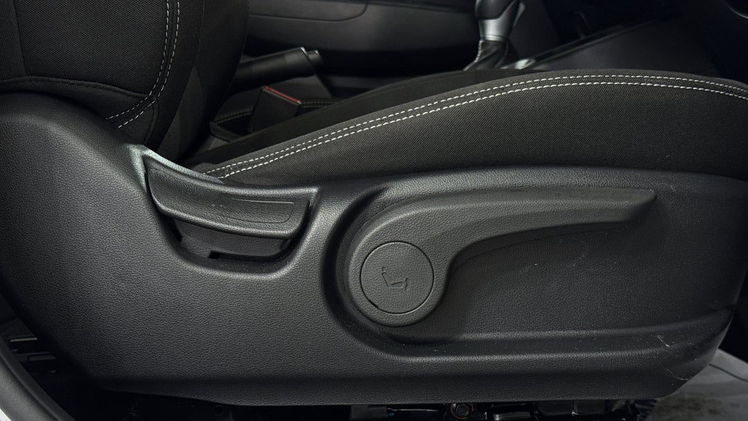 2024 Hyundai Venue Venue, Automatic, 3624 km, Drivers Side Adjustment Panel