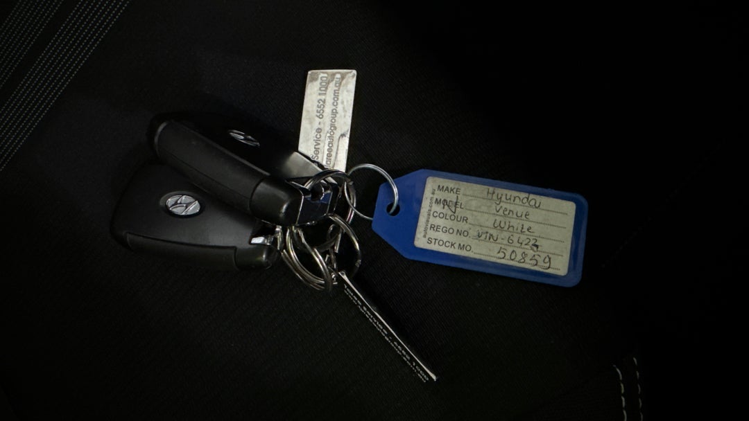 2024 Hyundai Venue Venue, Automatic, 3624 km, Key Close-up