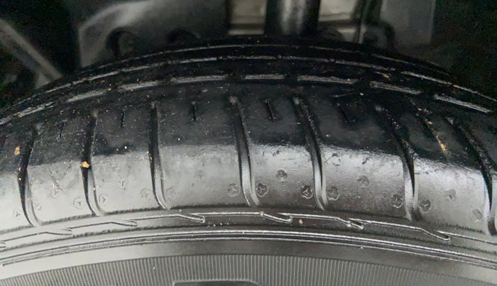 2016 Ford Ecosport 1.5 TITANIUM TI VCT, Petrol, Manual, 55,450 km, Left Front Tyre Tread