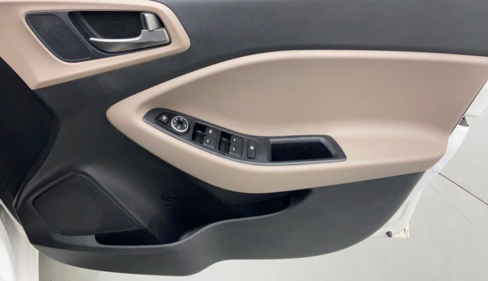 2016 Hyundai Elite i20 ASTA 1.2 (O), Petrol, Manual, 25,508 km, Driver Side Door Panels Control