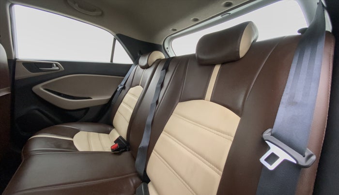 2016 Hyundai Elite i20 ASTA 1.2 (O), Petrol, Manual, 25,508 km, Right Side Rear Door Cabin