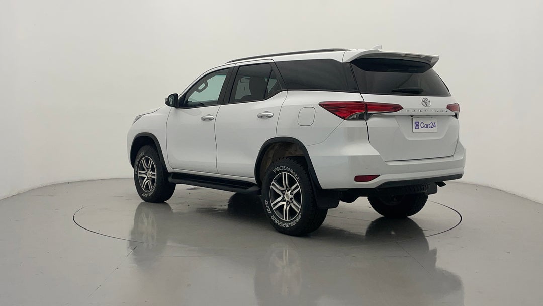 Left Back Diagonal (45- Degree) View