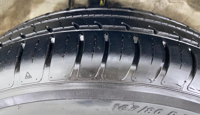 2014 Maruti Ritz VDI, Diesel, Manual, 55,057 km, Right Front Tyre Tread