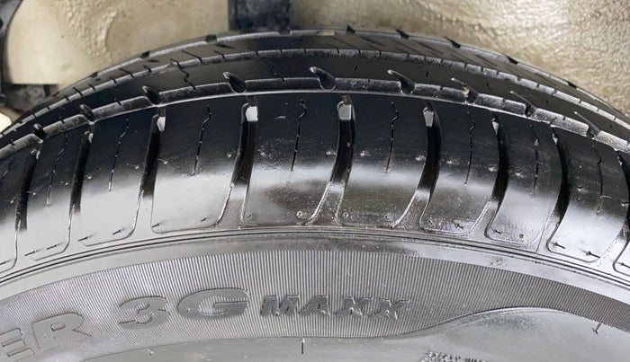 2014 Maruti Ritz VDI, Diesel, Manual, 55,057 km, Right Rear Tyre Tread
