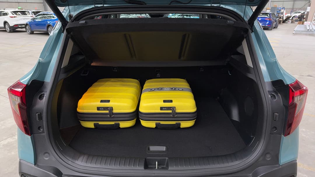 2023 Kia Seltos Gt-line (AWD) (sunroof), Automatic, 50172 km, Boot Inside View with Luggage