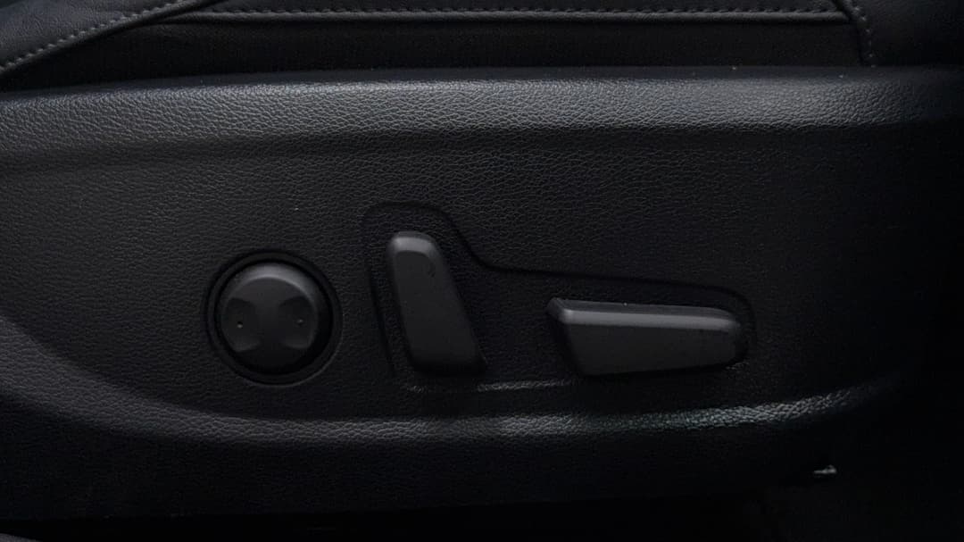 2023 Kia Seltos Gt-line (AWD) (sunroof), Automatic, 50172 km, Drivers Side Adjustment Panel