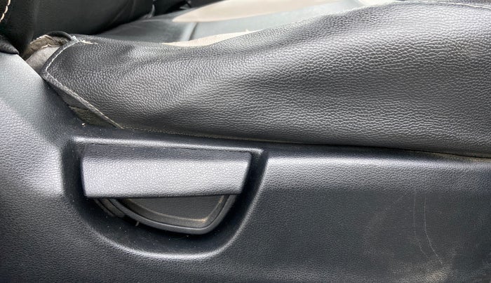 2019 Hyundai NEW SANTRO MAGNA, Petrol, Manual, 42,415 km, Driver Side Adjustment Panel