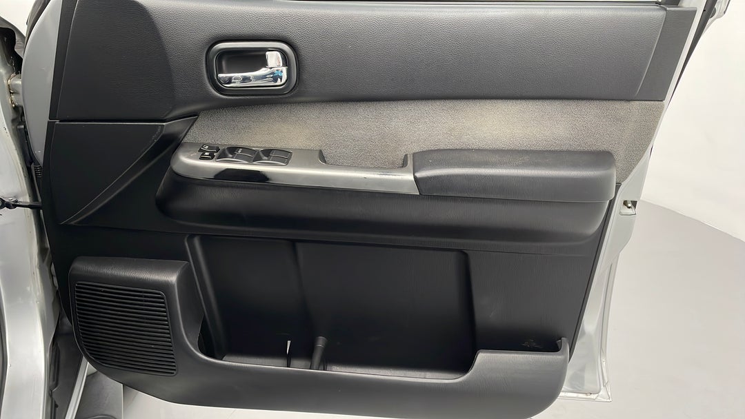 2016 Nissan Patrol St (4x4), Automatic, 64534 km, Speaker View