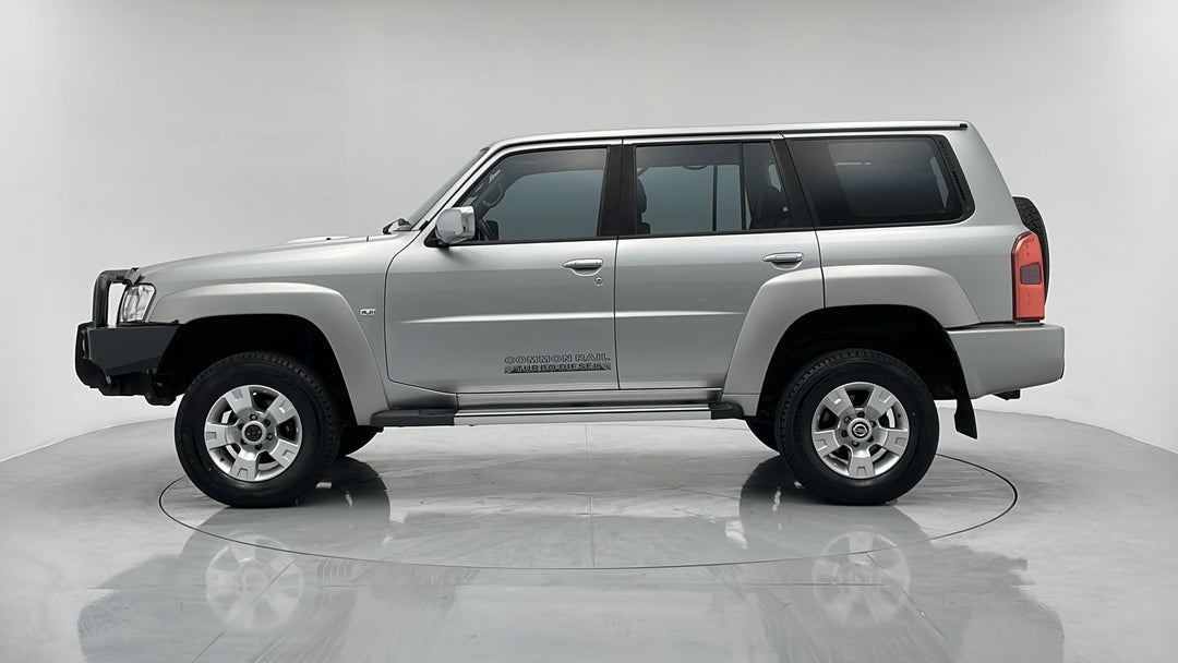 2016 Nissan Patrol St (4x4), Automatic, 64534 km, Left Side View