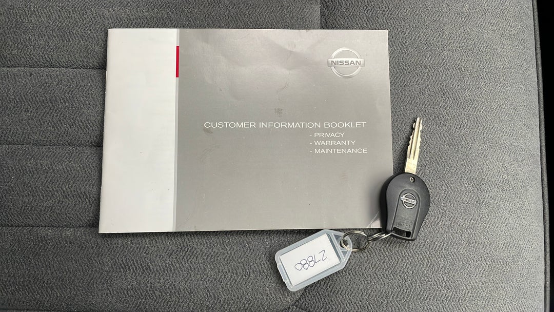 2016 Nissan Patrol St (4x4), Automatic, 64534 km, Key Close-up