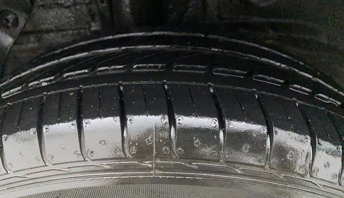 2016 Hyundai Elite i20 MAGNA 1.2, Petrol, Manual, 27,691 km, Right Rear Tyre Tread