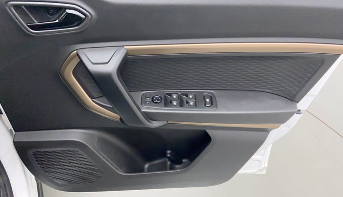 2022 Renault Kiger RXT AMT, Petrol, Automatic, 2,579 km, Driver Side Door Panels Control