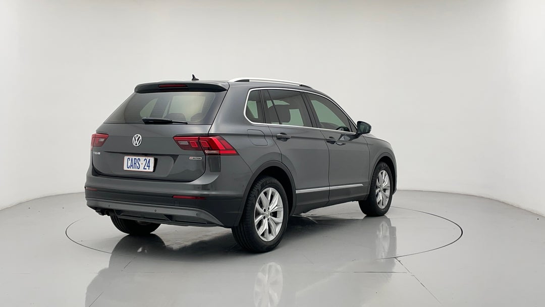 Right Back Diagonal (45- Degree) View