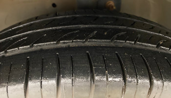2018 Maruti Celerio ZXI D, Petrol, Manual, 48,230 km, Left Front Tyre Tread