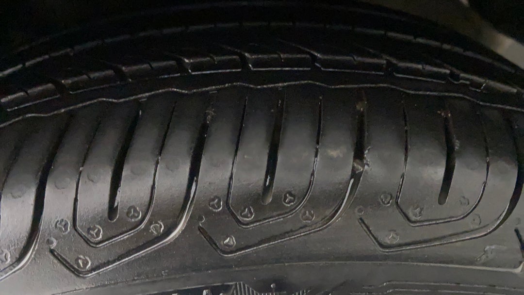 Left Rear Tyre Tread