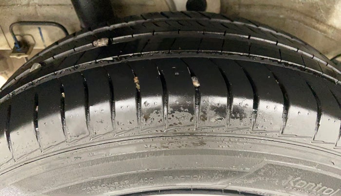 2019 Hyundai VENUE S MT 1.2 KAPPA, Petrol, Manual, 11,220 km, Right Rear Tyre Tread