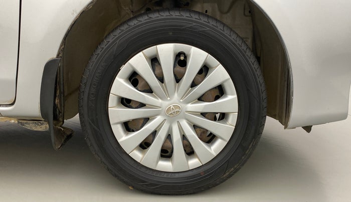 2011 Toyota Etios G, Petrol, Manual, 61,625 km, Right Front Wheel