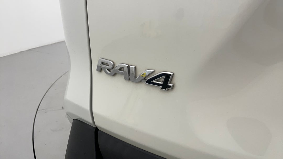 2021 Toyota RAV4 Cruiser (awd) Hybrid, Automatic, 119493 km, Badge (Boot Left Side)
