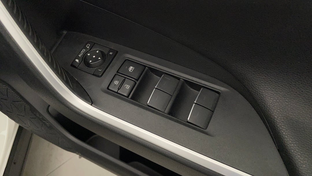 2021 Toyota RAV4 Cruiser (awd) Hybrid, Automatic, 119493 km, Drivers Side Door Panel Controls