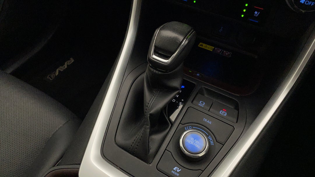 2021 Toyota RAV4 Cruiser (awd) Hybrid, Automatic, 119493 km, Gear Lever 