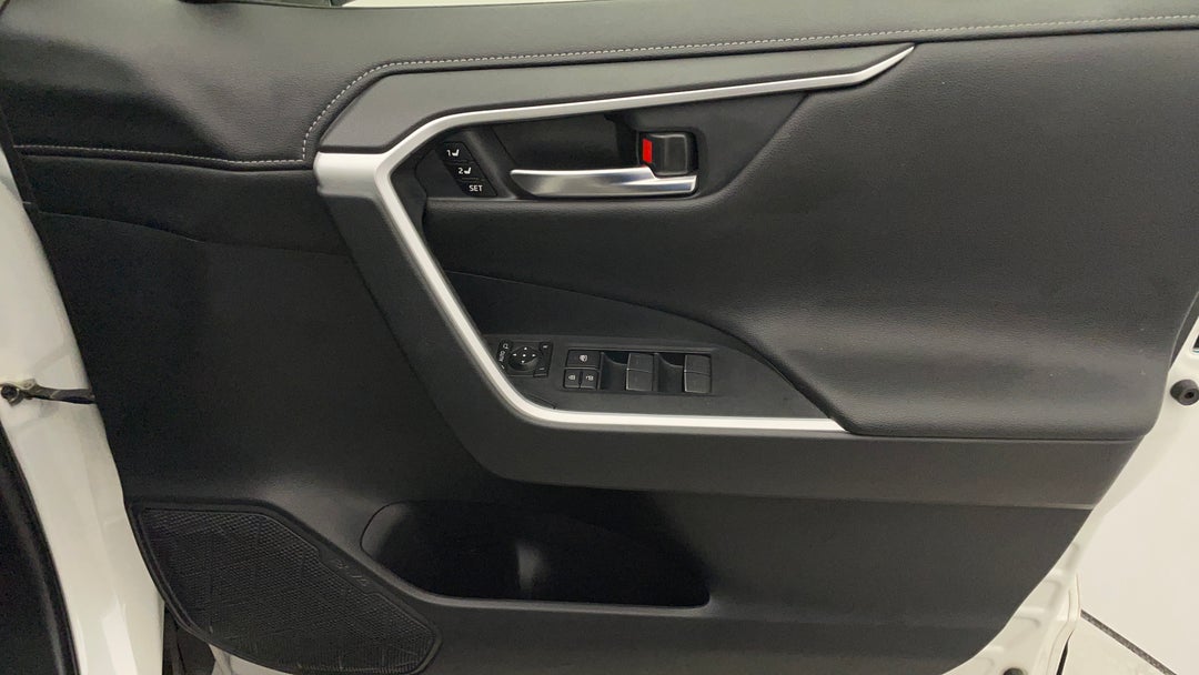 2021 Toyota RAV4 Cruiser (awd) Hybrid, Automatic, 119493 km, Speaker View