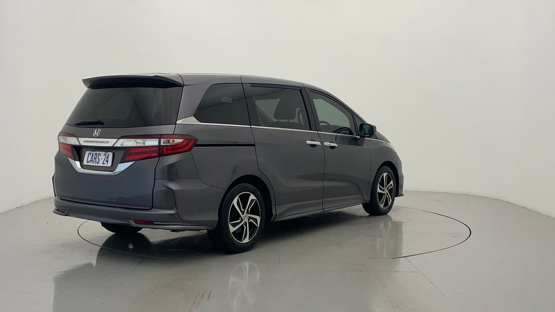 Right Back Diagonal (45- Degree) View