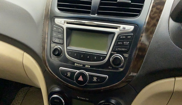 2012 Hyundai Verna FLUIDIC 1.6 CRDI SX, Diesel, Manual, 70,330 km, Infotainment system - Parking sensor not working
