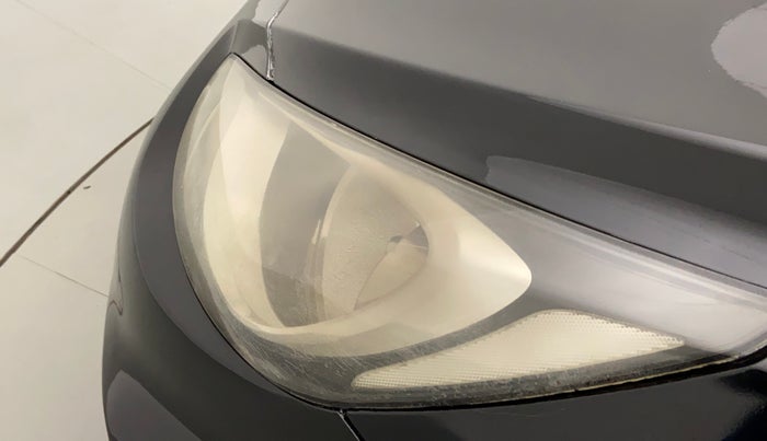 2012 Hyundai Verna FLUIDIC 1.6 CRDI SX, Diesel, Manual, 70,330 km, Left headlight - Faded