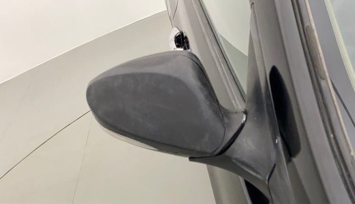 2012 Hyundai Verna FLUIDIC 1.6 CRDI SX, Diesel, Manual, 70,330 km, Right rear-view mirror - Folding motor not working