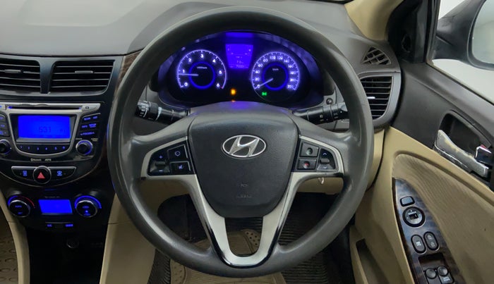 2012 Hyundai Verna FLUIDIC 1.6 CRDI SX, Diesel, Manual, 70,330 km, Steering Wheel Close Up