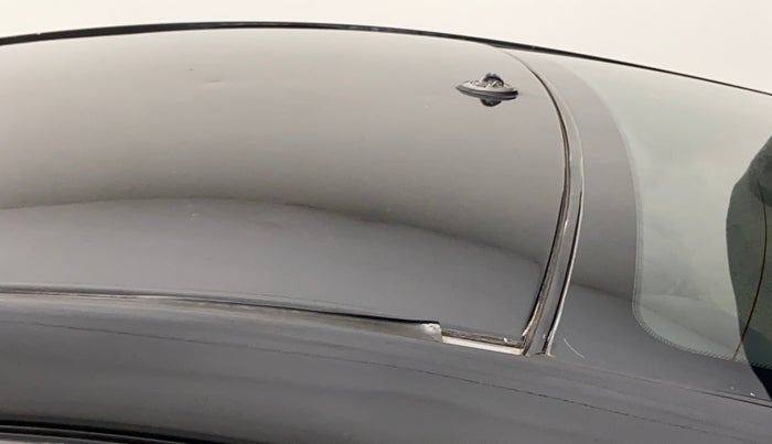 2012 Hyundai Verna FLUIDIC 1.6 CRDI SX, Diesel, Manual, 70,330 km, Roof - Slightly dented