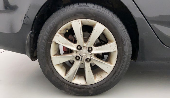2012 Hyundai Verna FLUIDIC 1.6 CRDI SX, Diesel, Manual, 70,330 km, Right Rear Wheel